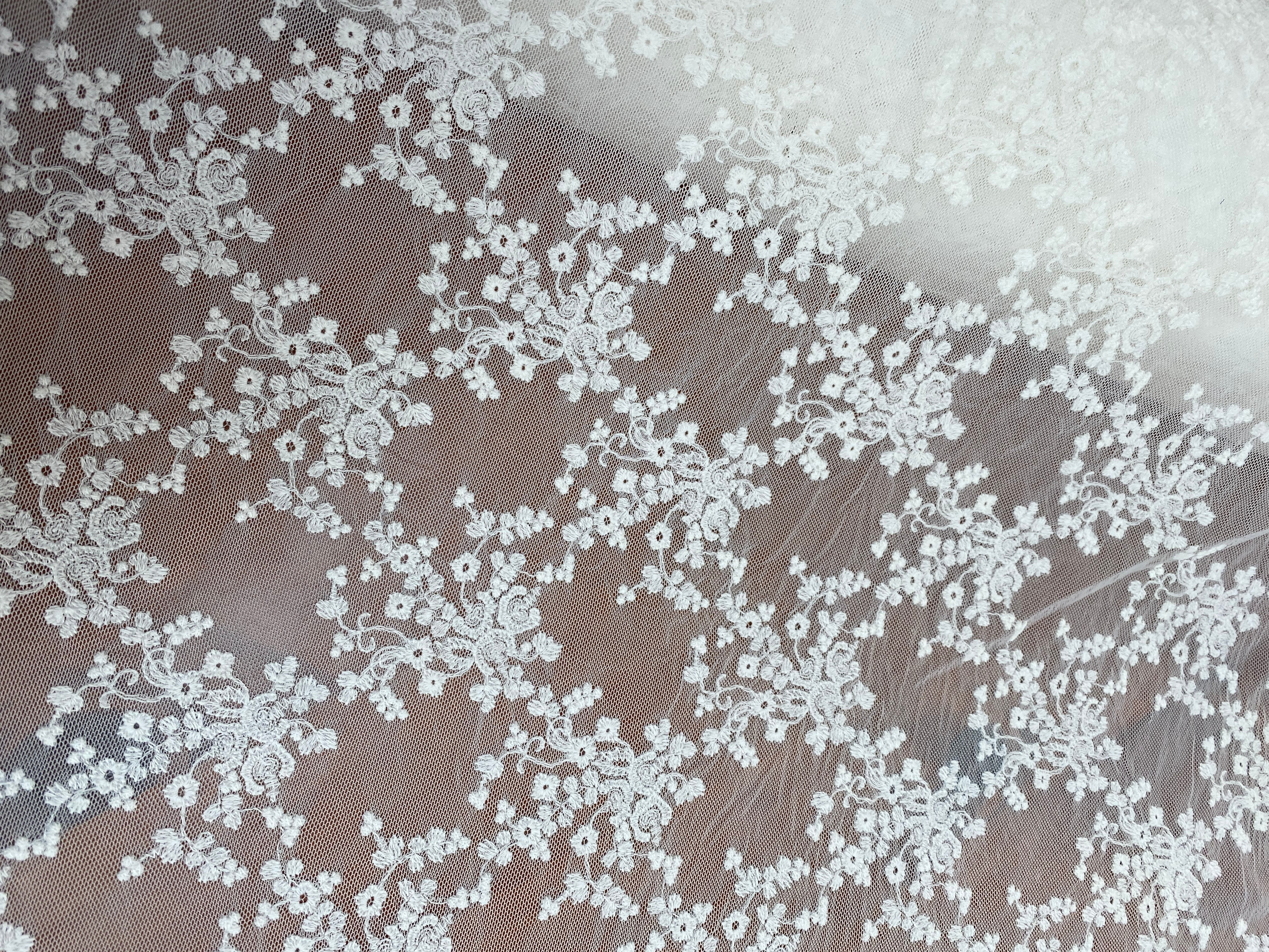 Lavisa- White Cotton Lace. – Amber Whitecliffe Boutique